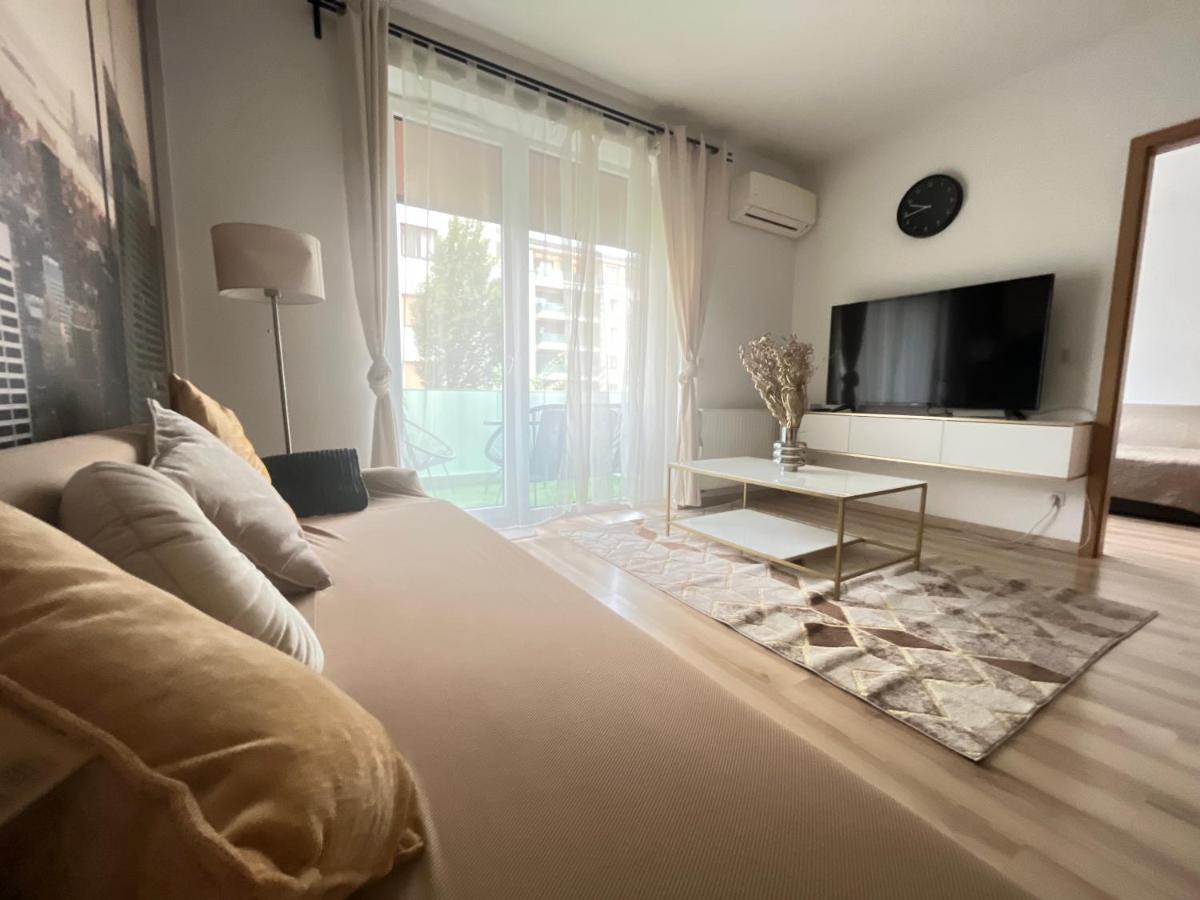 Appartement Corvin Promenade Crystal à Budapest Extérieur photo