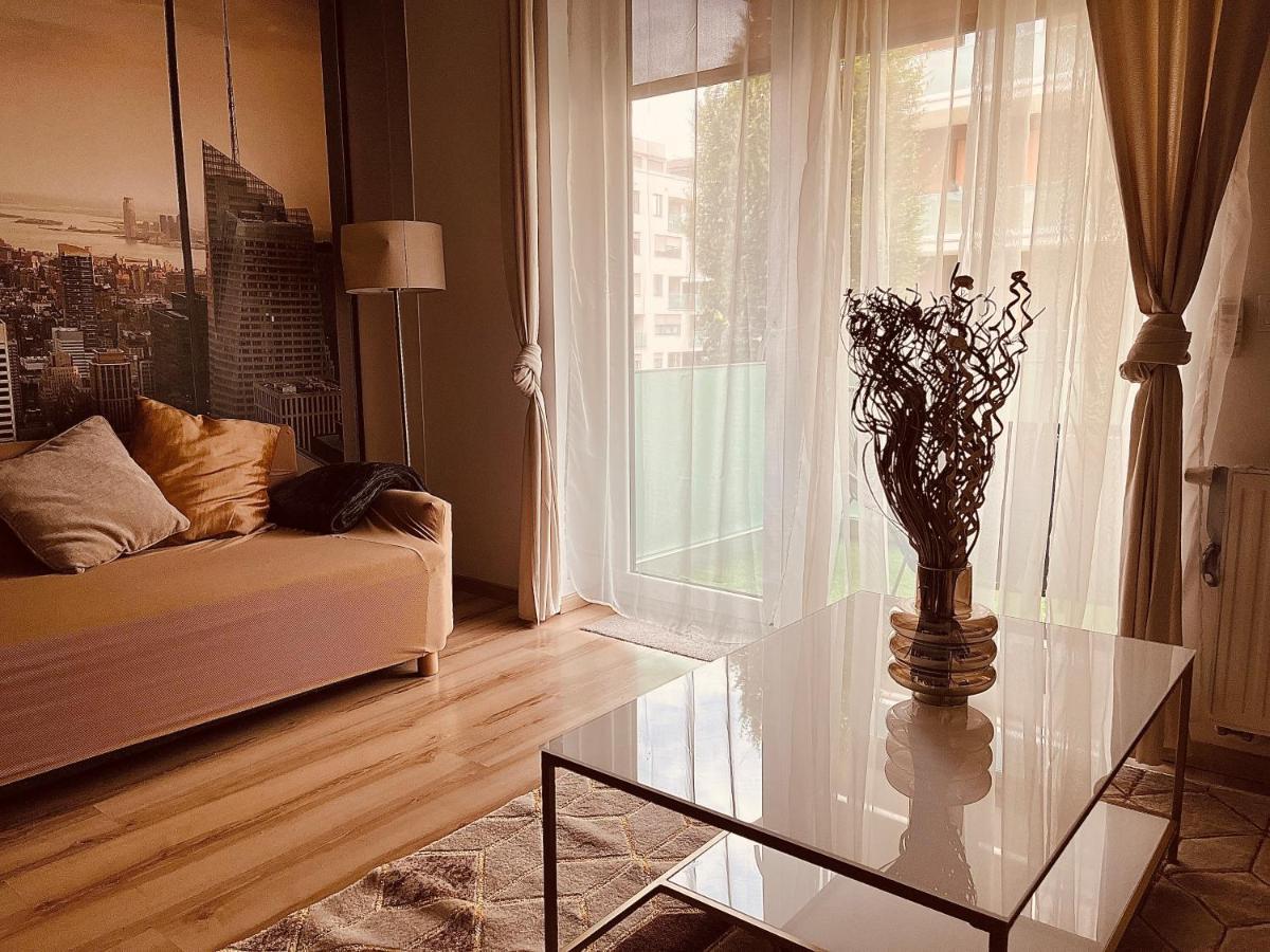Appartement Corvin Promenade Crystal à Budapest Extérieur photo